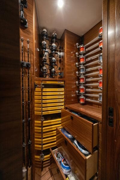 2025 82 Viking Convertible Boujie Tackle Room (7)