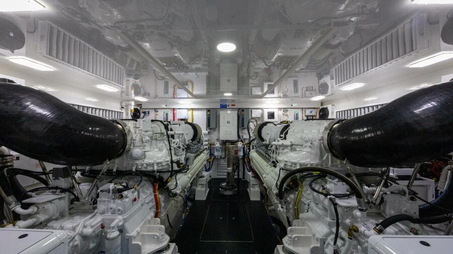 2025 82 Viking Convertible Boujie Engine Room (7)