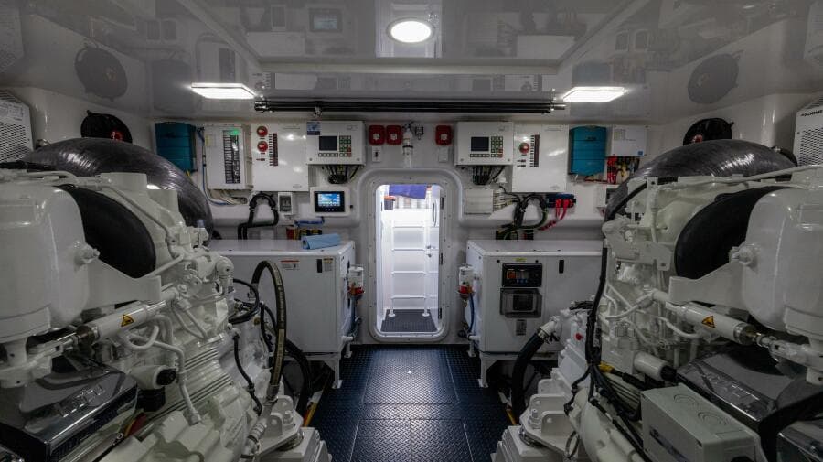 2025 82 Viking Convertible Boujie Engine Room (3)