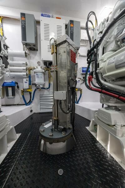 2025 82 Viking Convertible Boujie Sonar