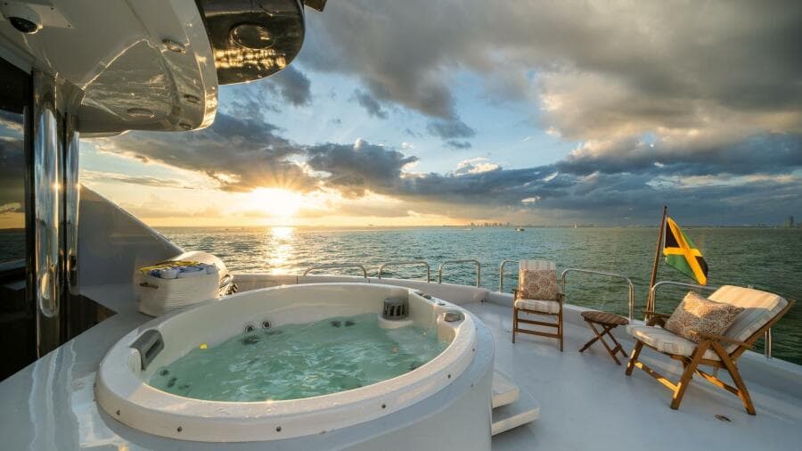 Tryst 94'/ 28.65m Lazzara