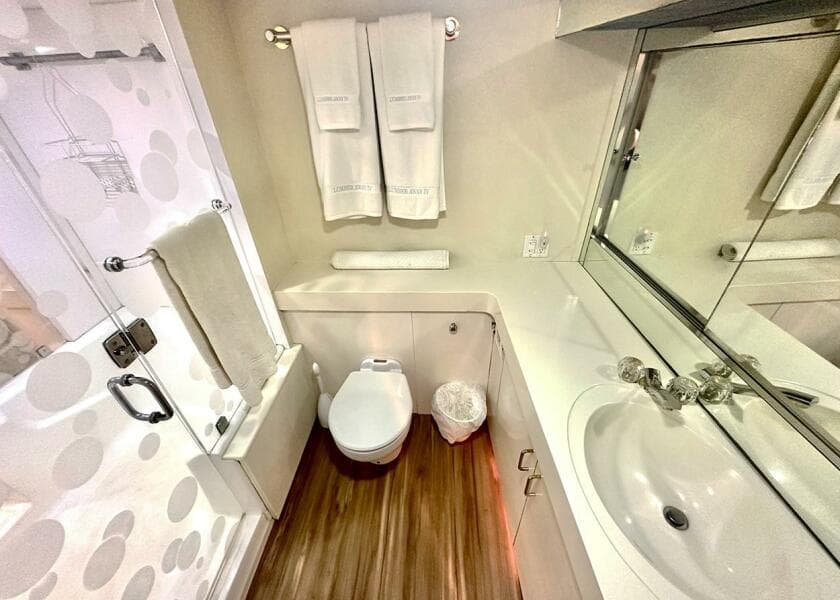 1994 Hatteras Cockpit Motoryacht