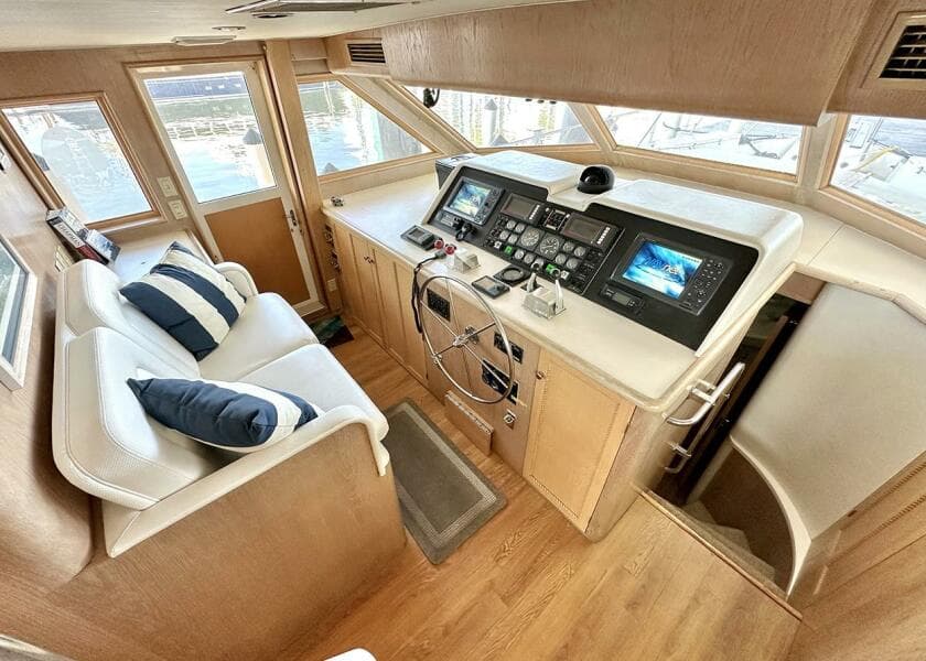 1994 Hatteras Cockpit Motoryacht