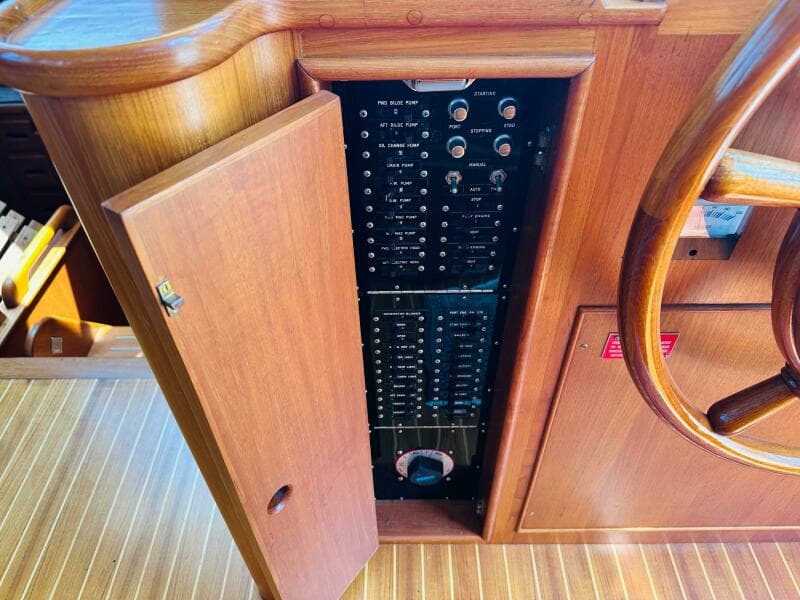 1998 Grand Banks 49 Classic