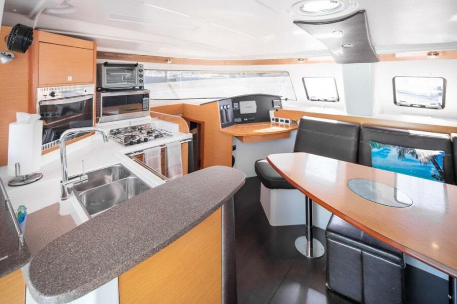 2013 Fountaine Pajot  - Photo 42
