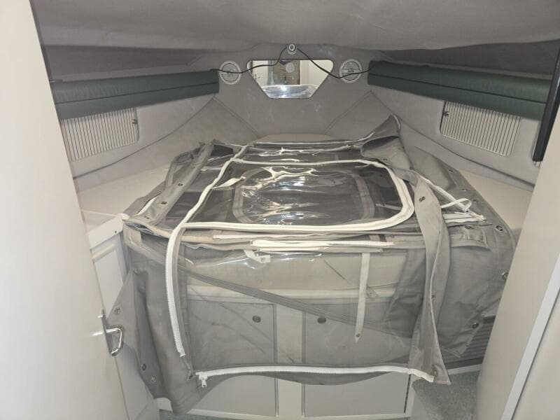 1994 Cruisers Yachts 3380