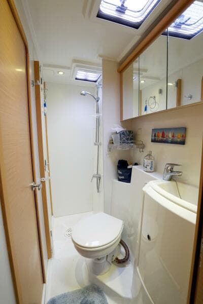 2012 Lagoon  - Photo 36