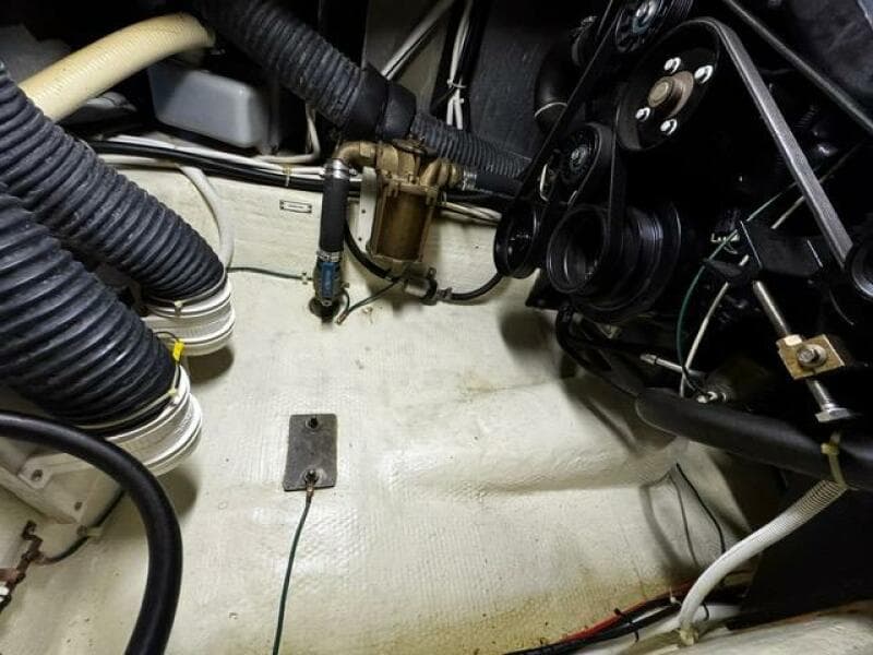 2004 Carver 360 Sport Sedan