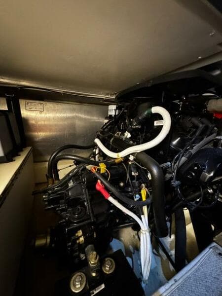 2004 Carver 360 Sport Sedan