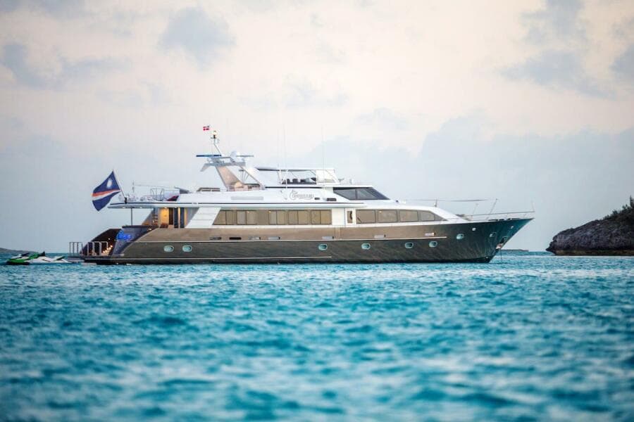 1995 Westport - Crescent Semi-Displacement