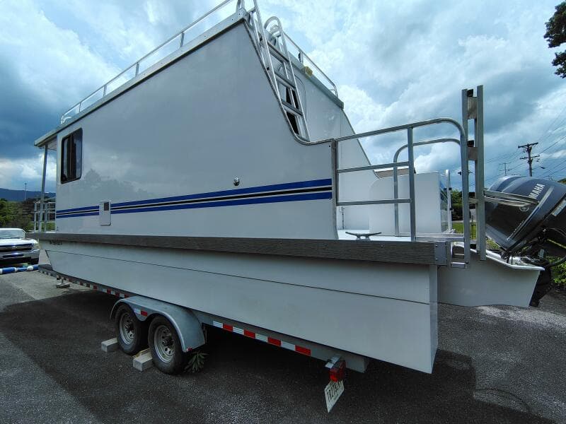 2017 Catamaran Cruisers Lil Hobo 31