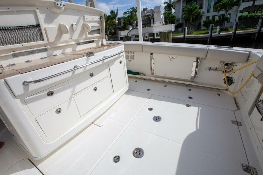 2023 Boston Whaler 380 Outrage