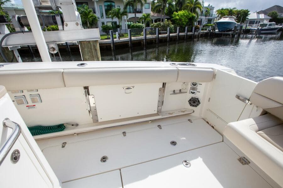 2023 Boston Whaler 380 Outrage