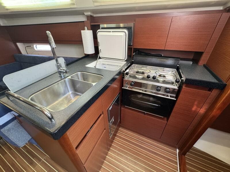 2018 Hanse 348
