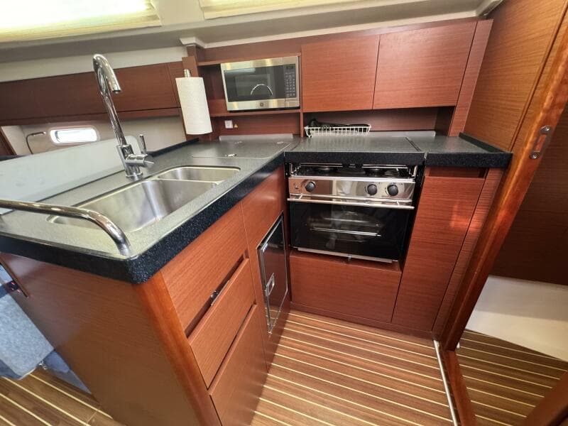 2018 Hanse 348
