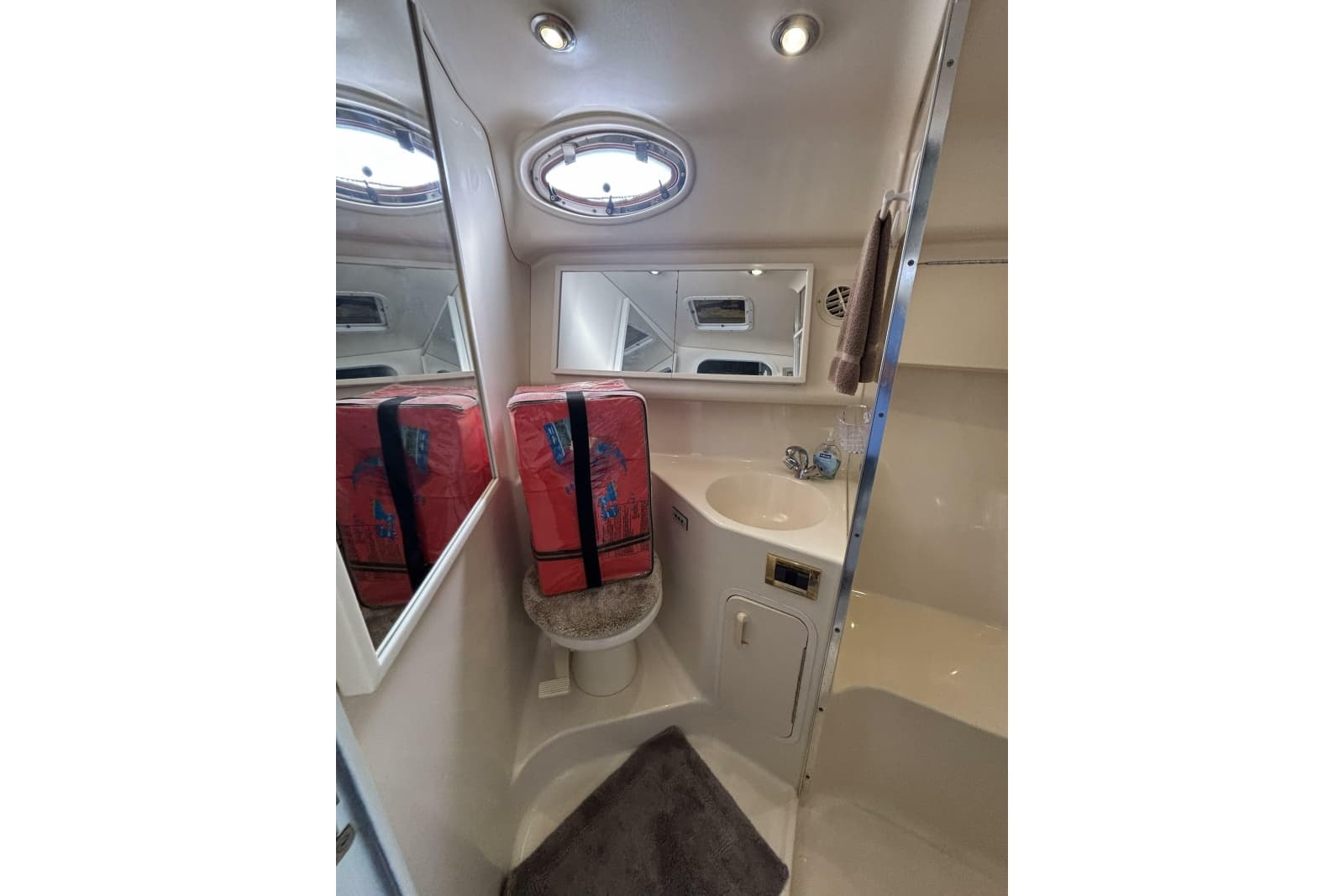 1997 Sea Ray 370 Sundancer - Photo 69