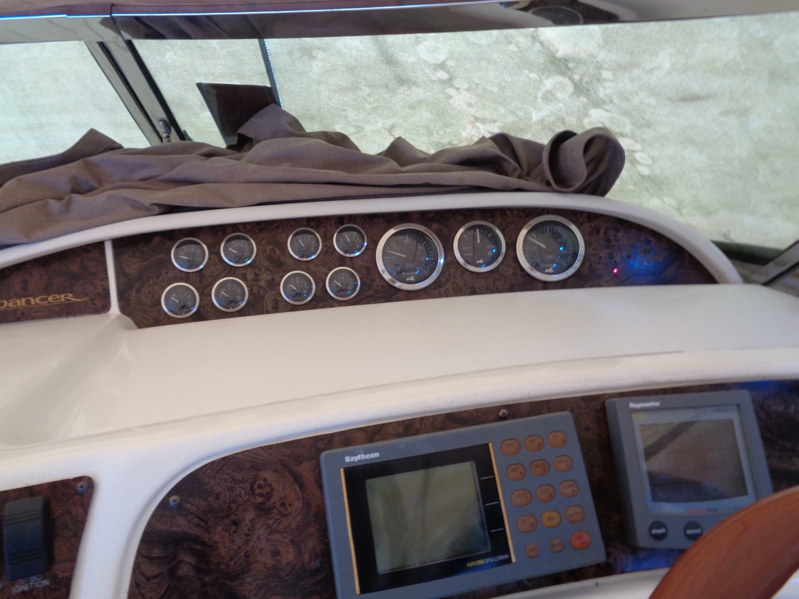 1997 Sea Ray 370 Sundancer - Photo 15
