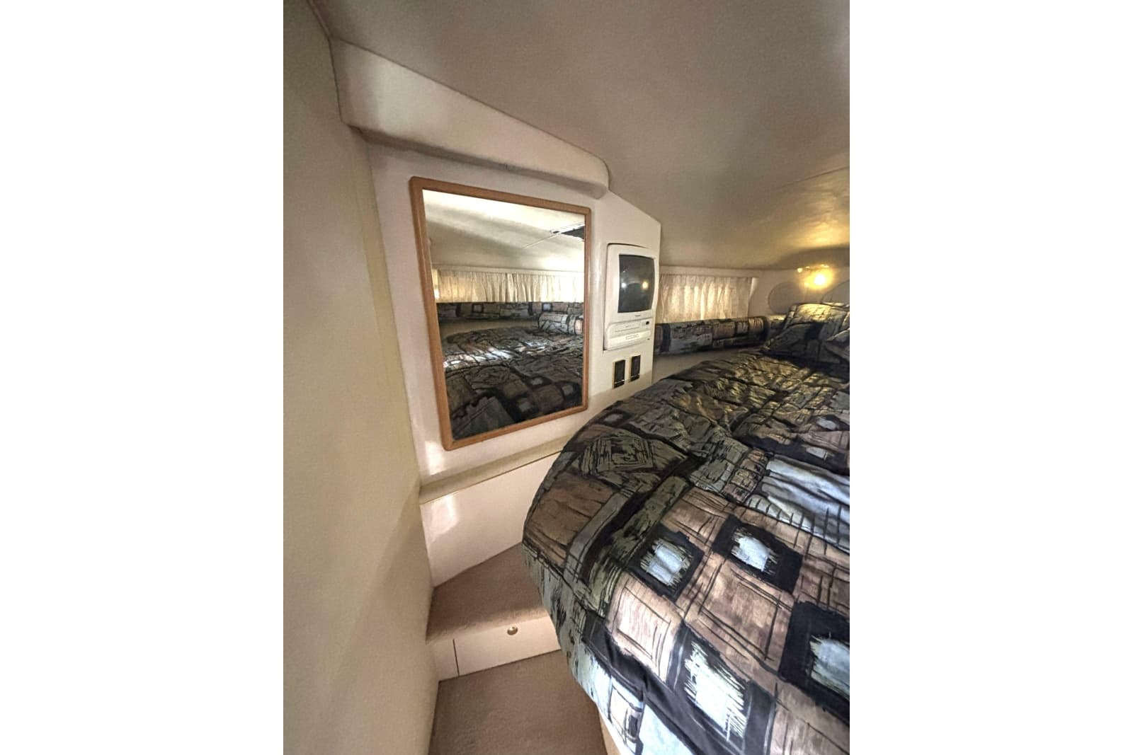 1997 Sea Ray 370 Sundancer - Photo 57