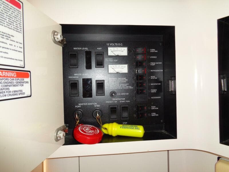 1997 Sea Ray 370 Sundancer