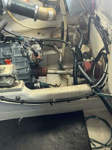 1997 Pursuit 3000 Offshore Express