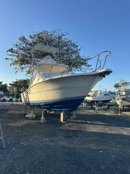 1997 Pursuit 3000 Offshore Express