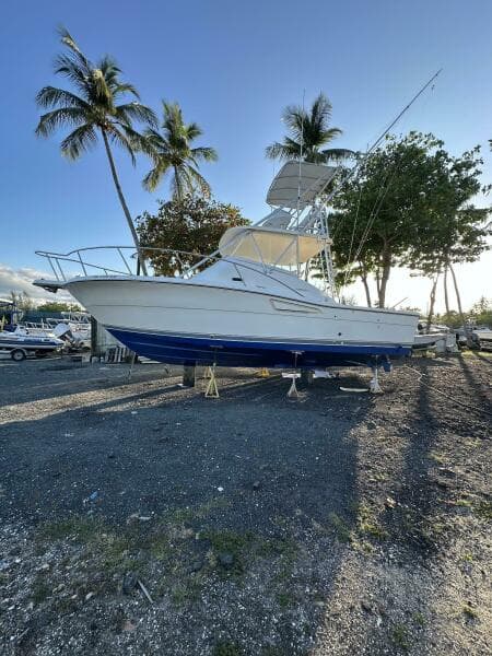 1997 Pursuit 3000 Offshore Express