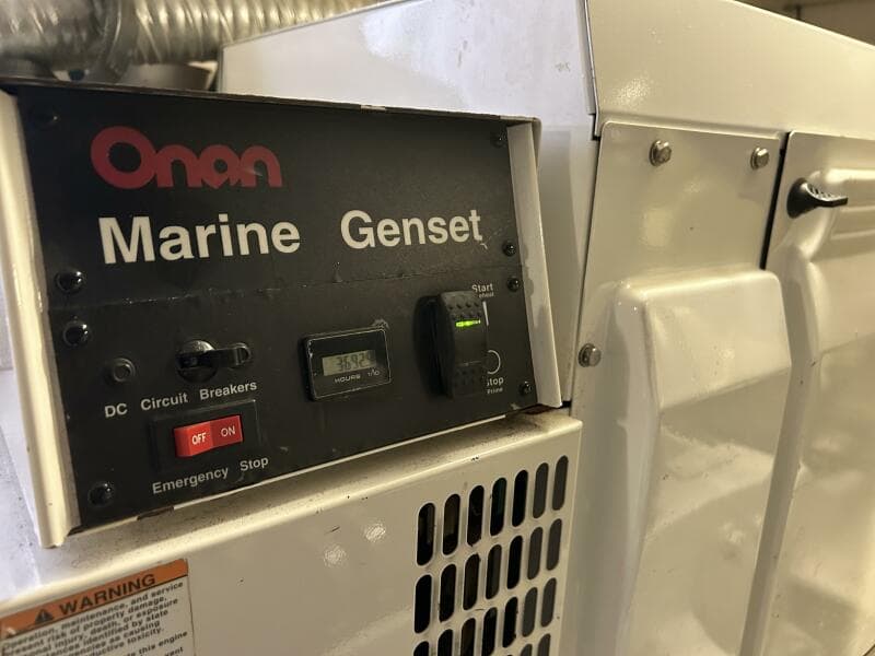 2006 Viking 52 Convertible