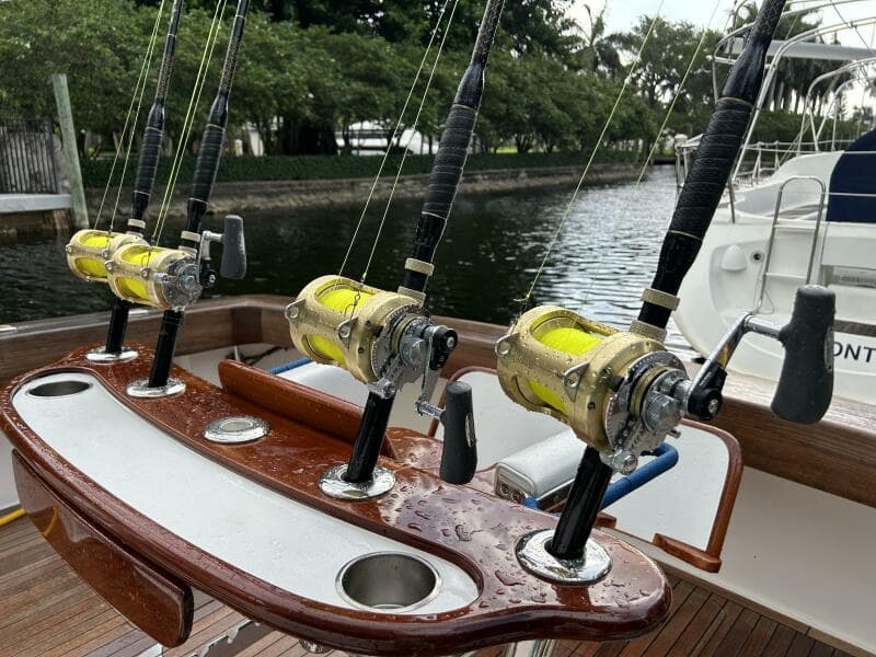 2006 Viking 52 Convertible