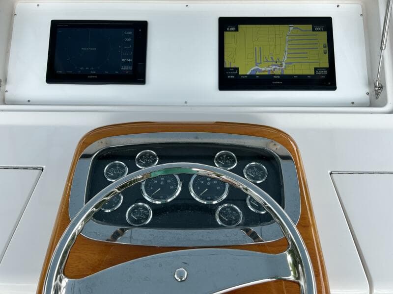 2006 Viking 52 Convertible