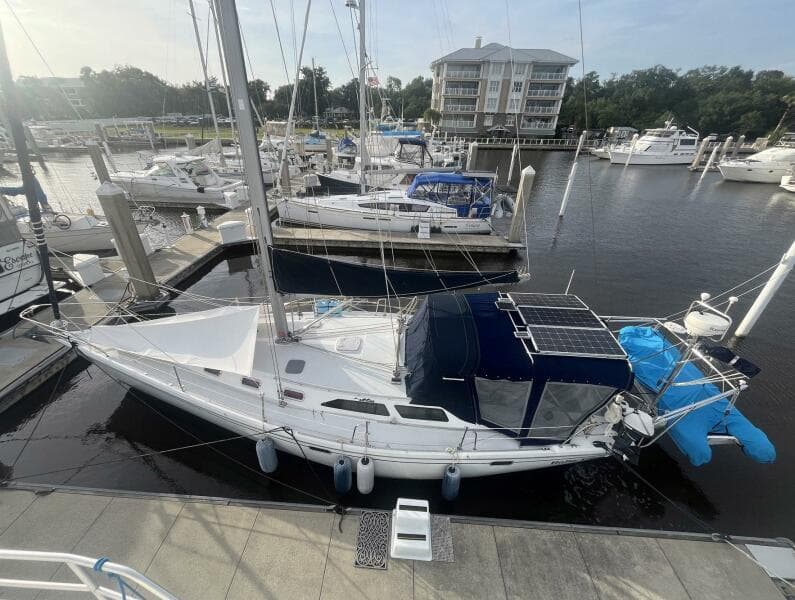 1999 Catalina 42 MK II