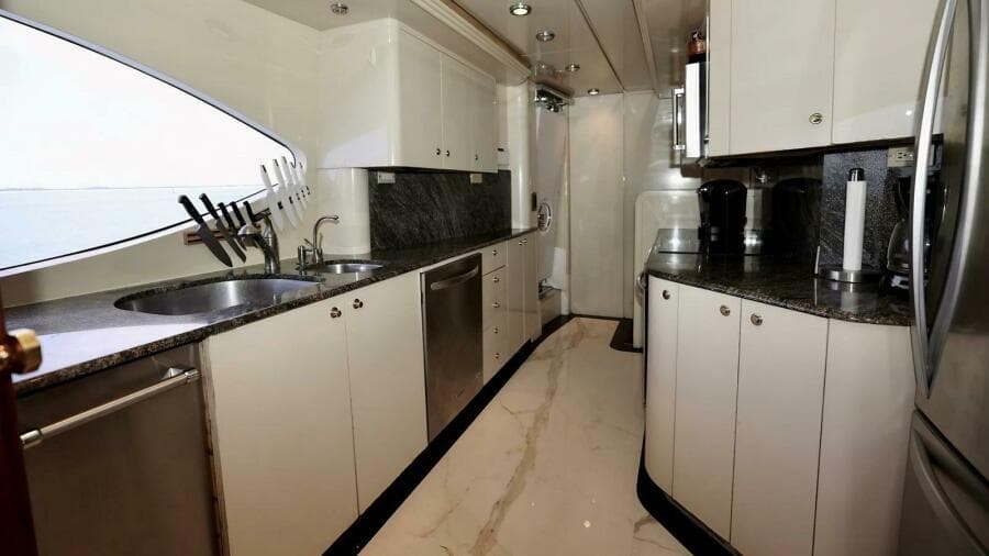 MY DESTINY 98'/29.87m Destiny 2001