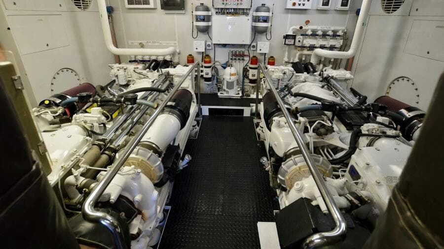 MY DESTINY 98'/29.87m Destiny 2001