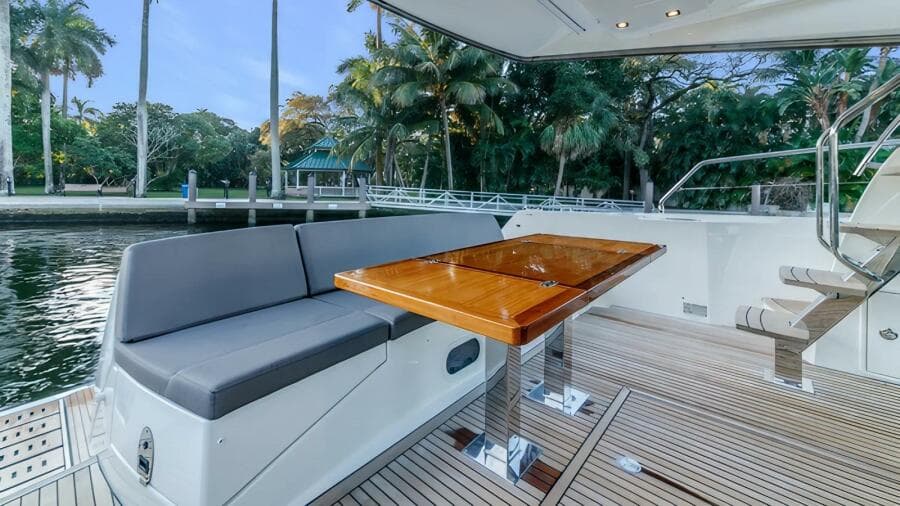 RELENTLESS 56'/ 17.06m 2018 Prestige