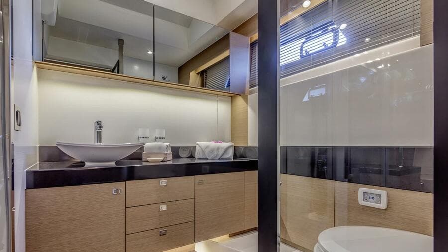 RELENTLESS 56'/ 17.06m 2018 Prestige