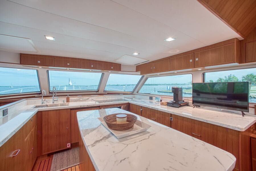 2023 Marlow Explorer 70E-CB