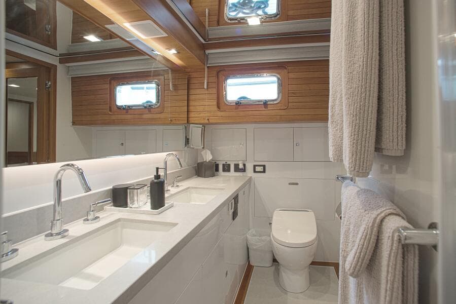 2023 Marlow Explorer 70E-CB