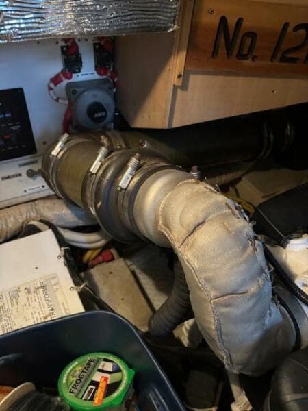 2006 Carver 43 Motor Yacht