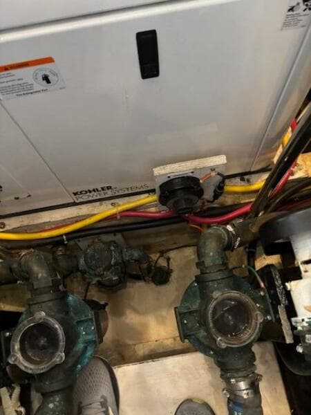 2006 Carver 43 Motor Yacht