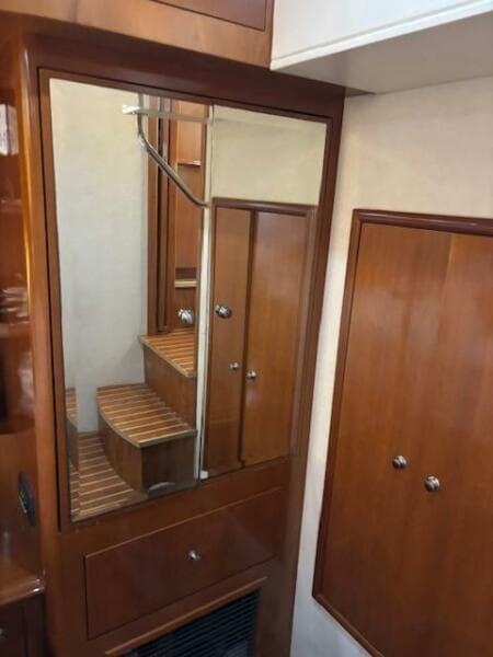 2006 Carver 43 Motor Yacht