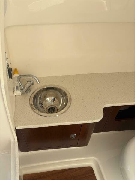 2021 Robalo R247 Dual Console