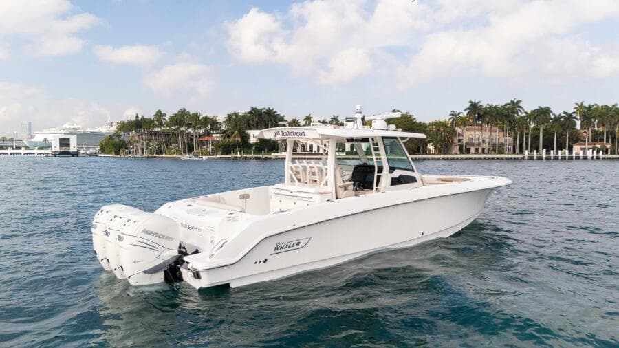 2020 Boston Whaler 380 Outrage Center Console