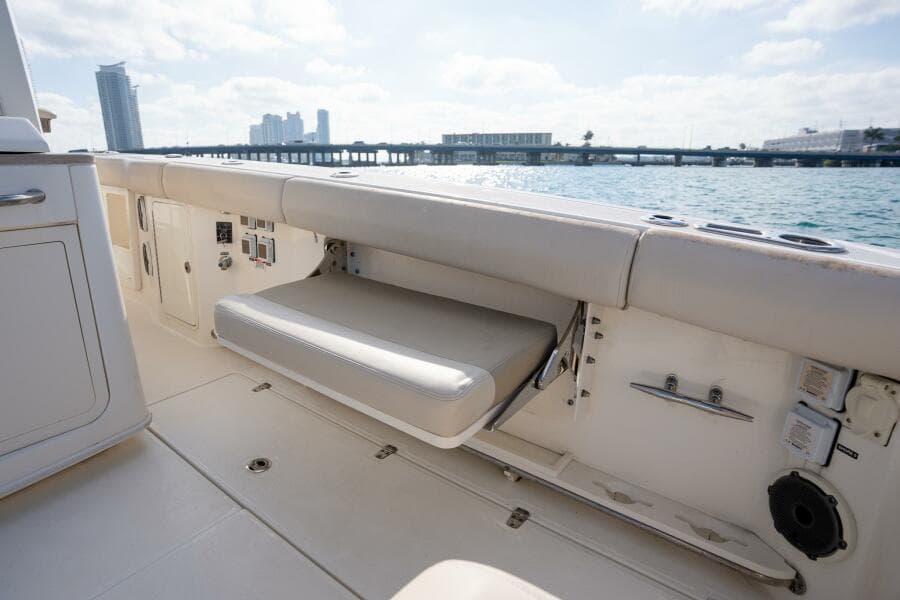 2020 Boston Whaler 380 Outrage Center Console