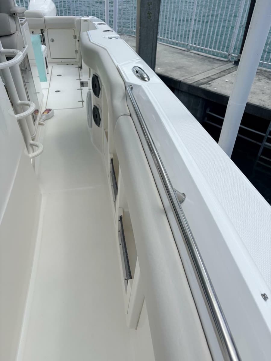 2020 Boston Whaler 380 Outrage Center Console - Photo 13