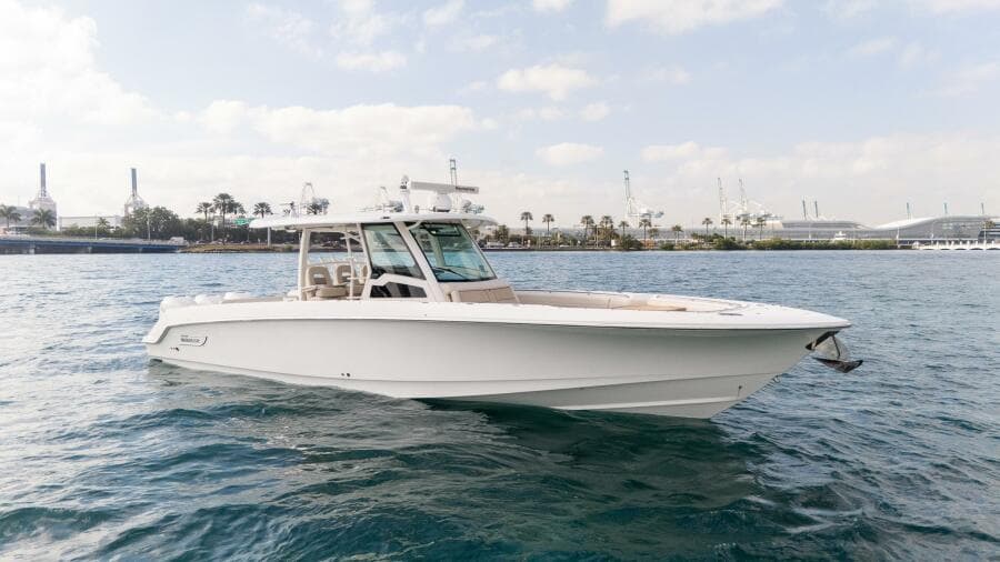 2020 Boston Whaler 380 Outrage Center Console