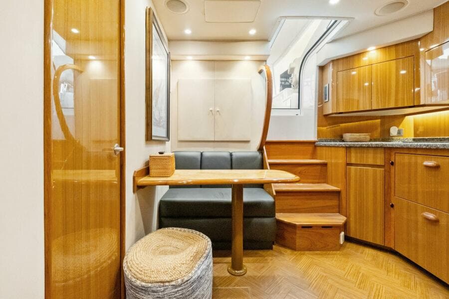 2015 Viking 52 Open "Terrabbean" - Salon