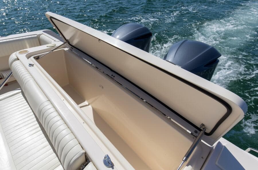 2009 33 Grady White 330 No Name Cockpit (3)