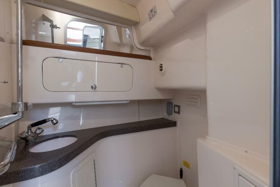 2009 33 Grady White 330 No Name Head