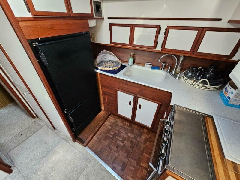 1977 Viking 43 Aft Cabin