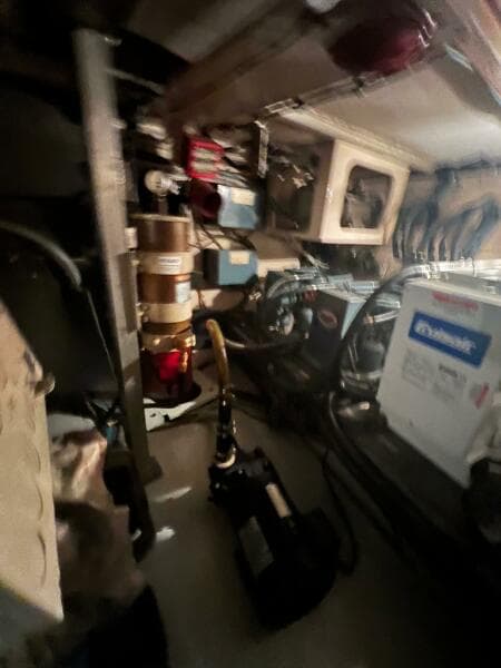 1984 Hatteras 61 CPMY - Photo 84