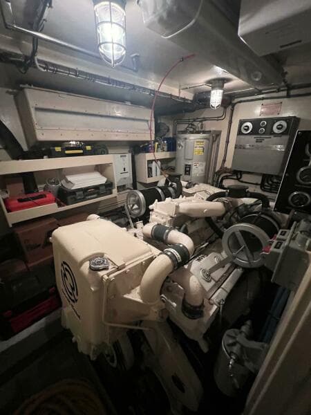 1984 Hatteras 61 CPMY - Photo 83